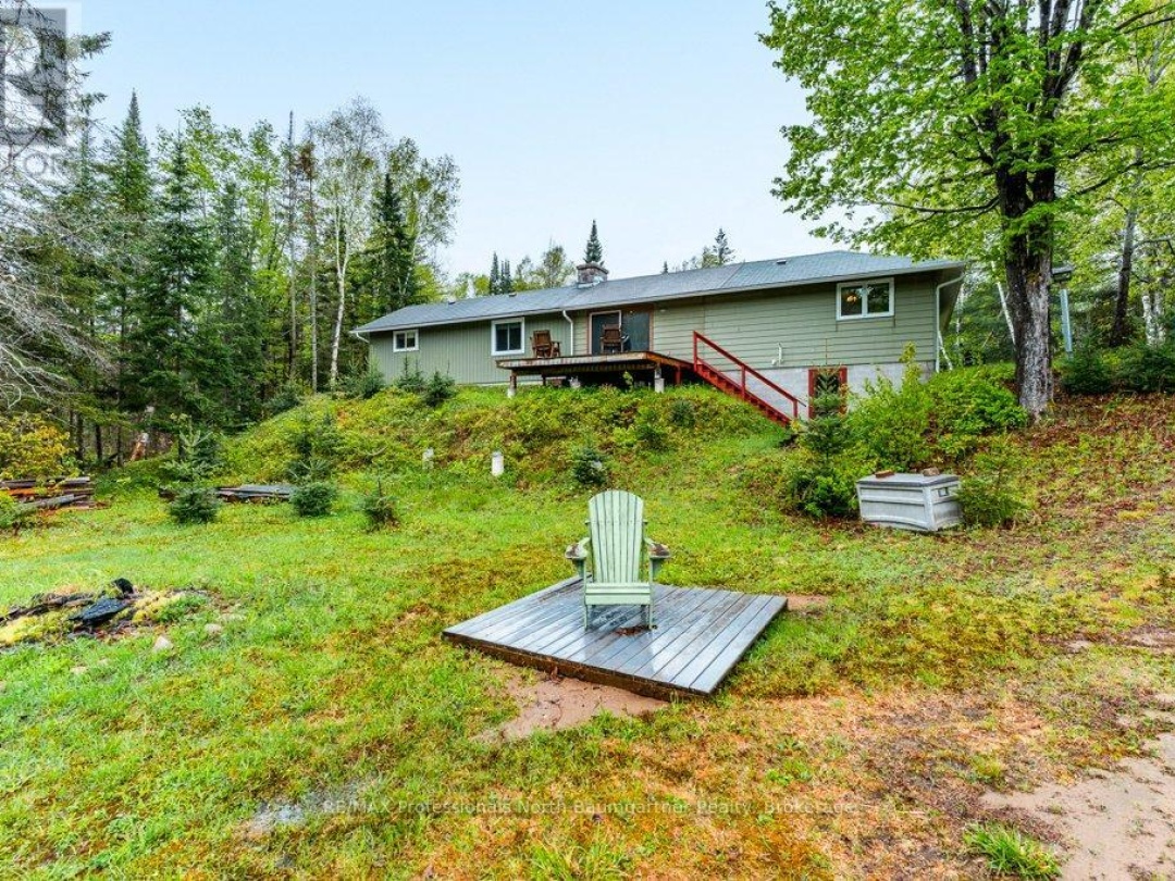 1080 Queen's Line Road, Minden Hills