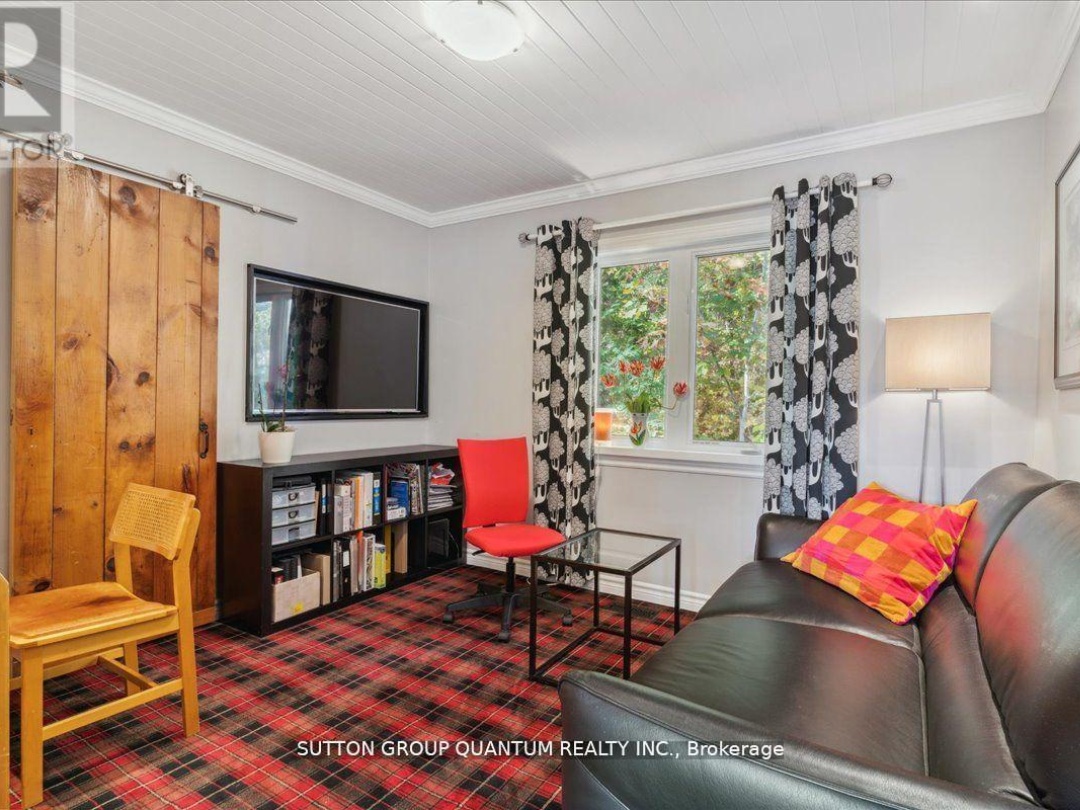 167 Santas Village Road, Muskoka River