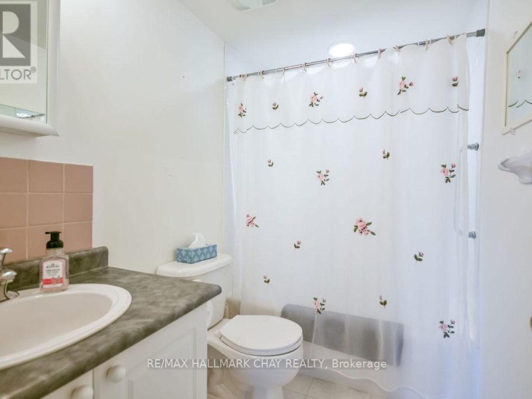 203 - 125 BOND STREET, 