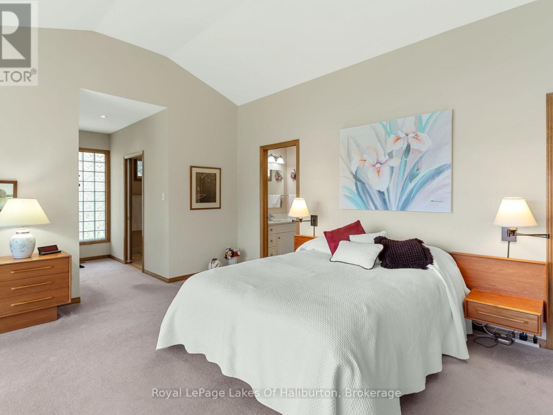 1089 PIONEER ROAD, Gooderham Lake