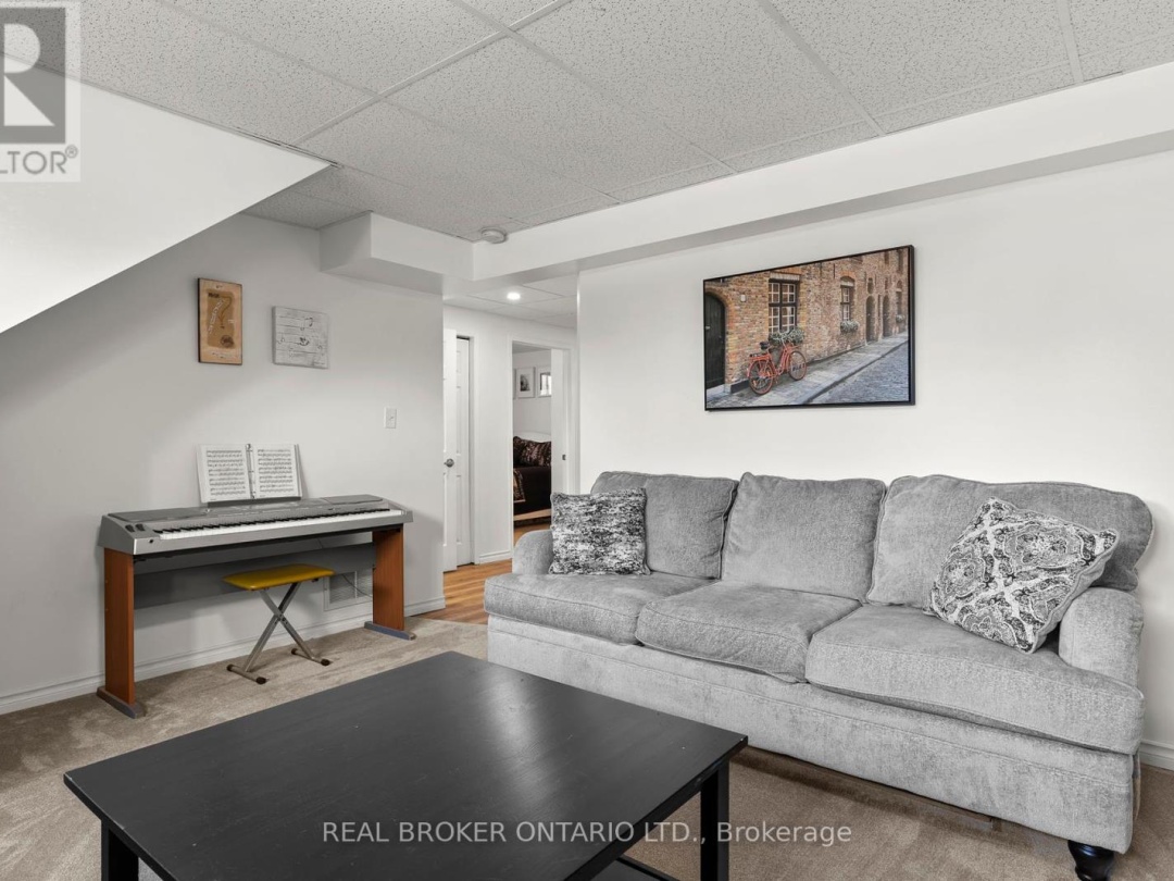 10 JORDON CRESCENT, 