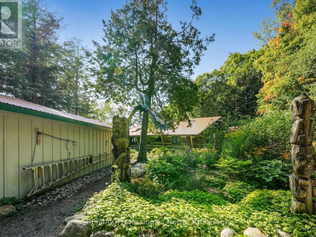 2718 WILKINSON ROAD, Kennisis Lake