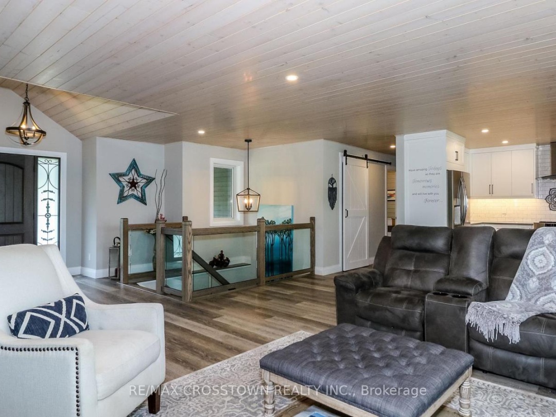 241 Eight Mile Point Road, Lake Simcoe