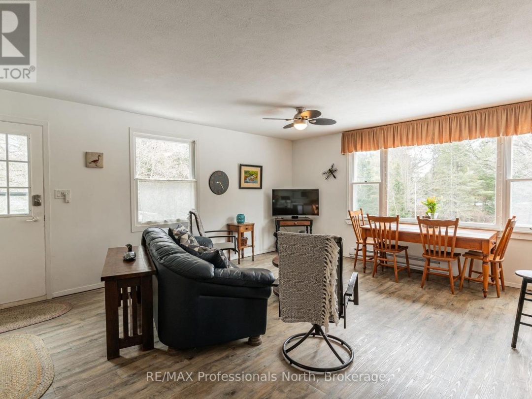 1010 Sturgeon Drive, Minden Lake