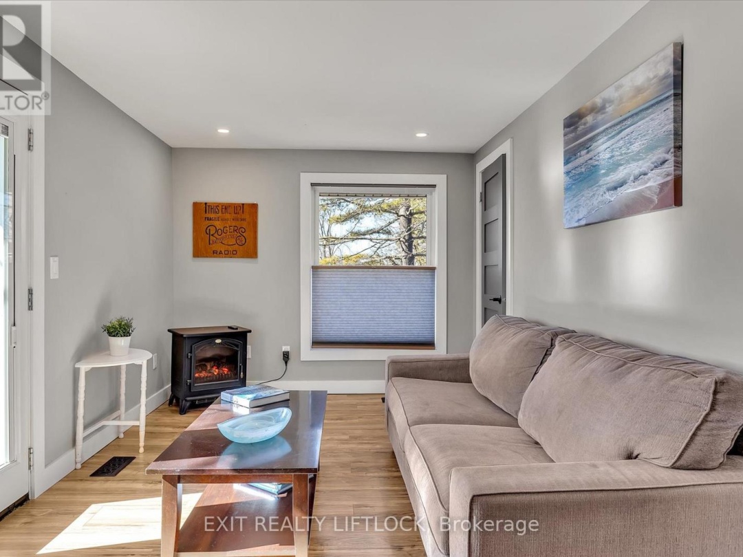 64 Front Street E, Pigeon Lake