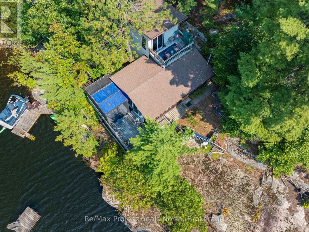 1118 Tomingas Road, Sunny Lake