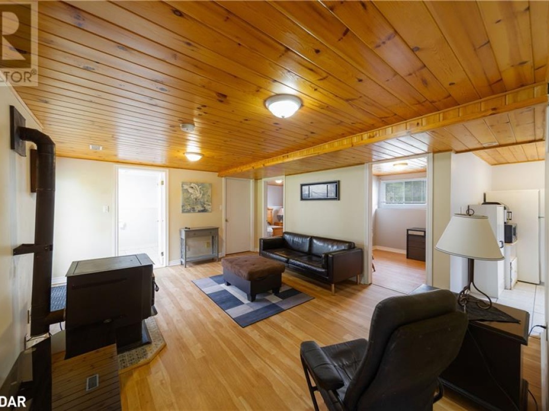 1936 Peninsula Point Road, Sparrow Lake