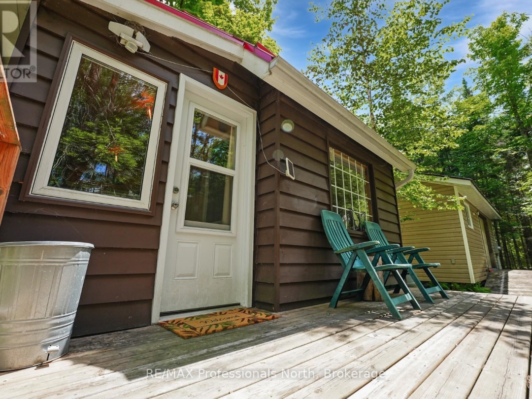 1279 ENGLISH CIRCLE, 