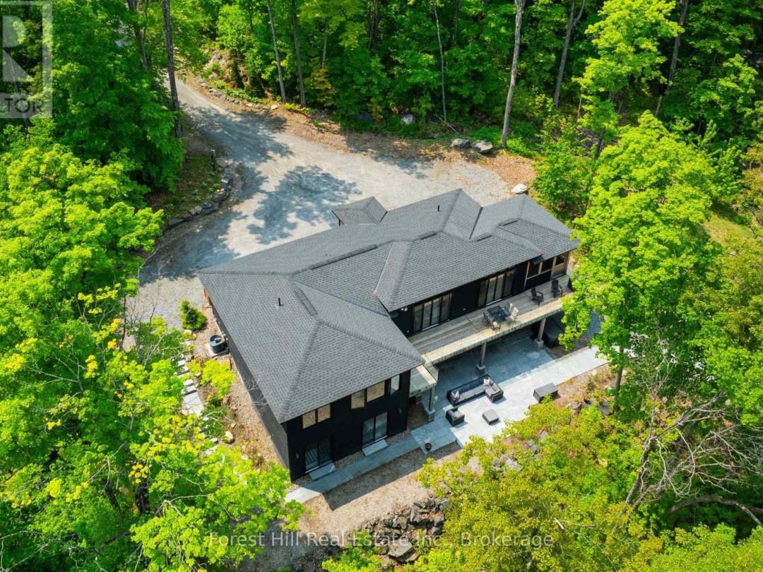 22 Long And Winding Road Road, Silver Lake