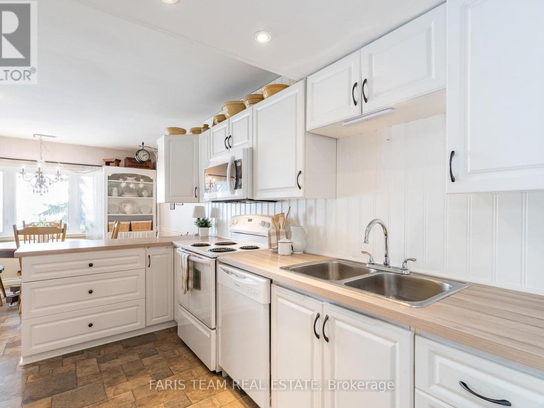 238 Robins Point Road, Georgian Bay