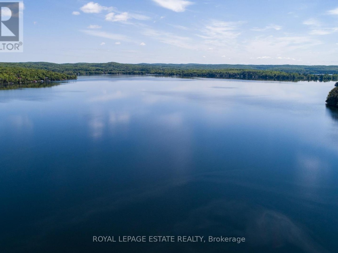 201 27 Deerhurst Drive, Peninsula Lake