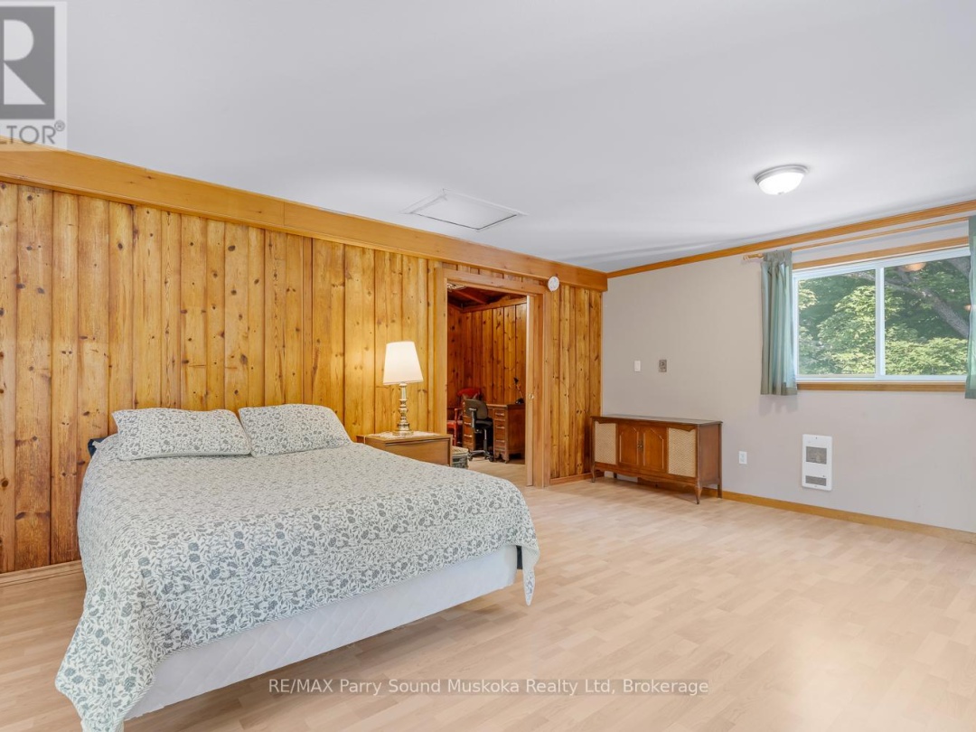 124 PINEWOOD ROAD, 