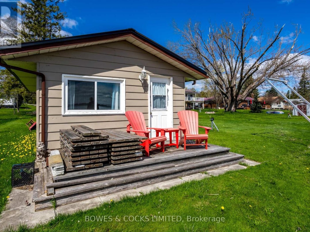 240 Lakeshore Drive, Pigeon Lake