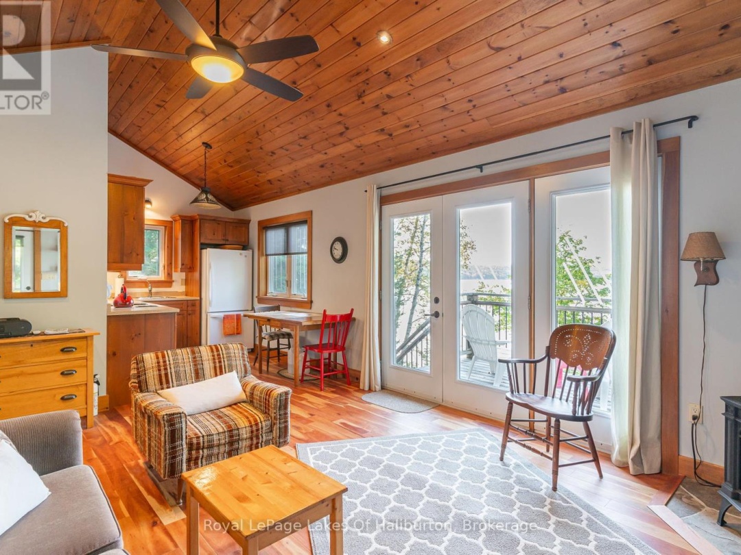 1070 Frank's Lane, Maple Lake