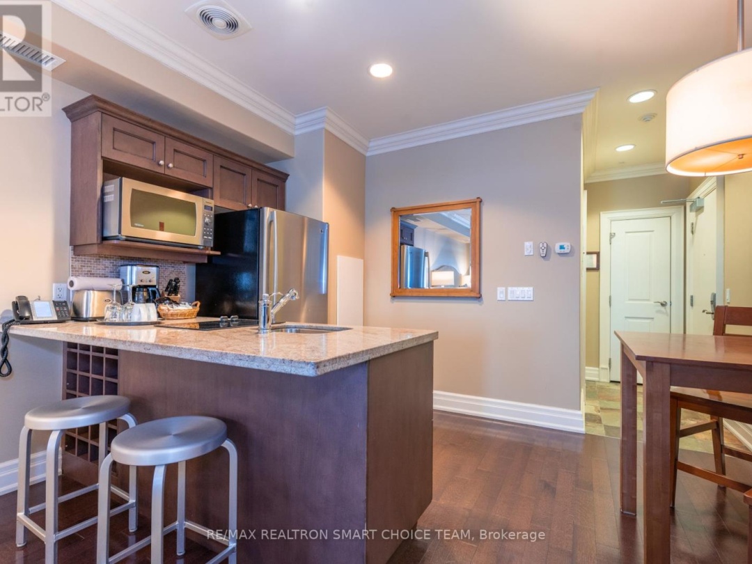 L204 C2 1869 Muskoka 118 Road W, 