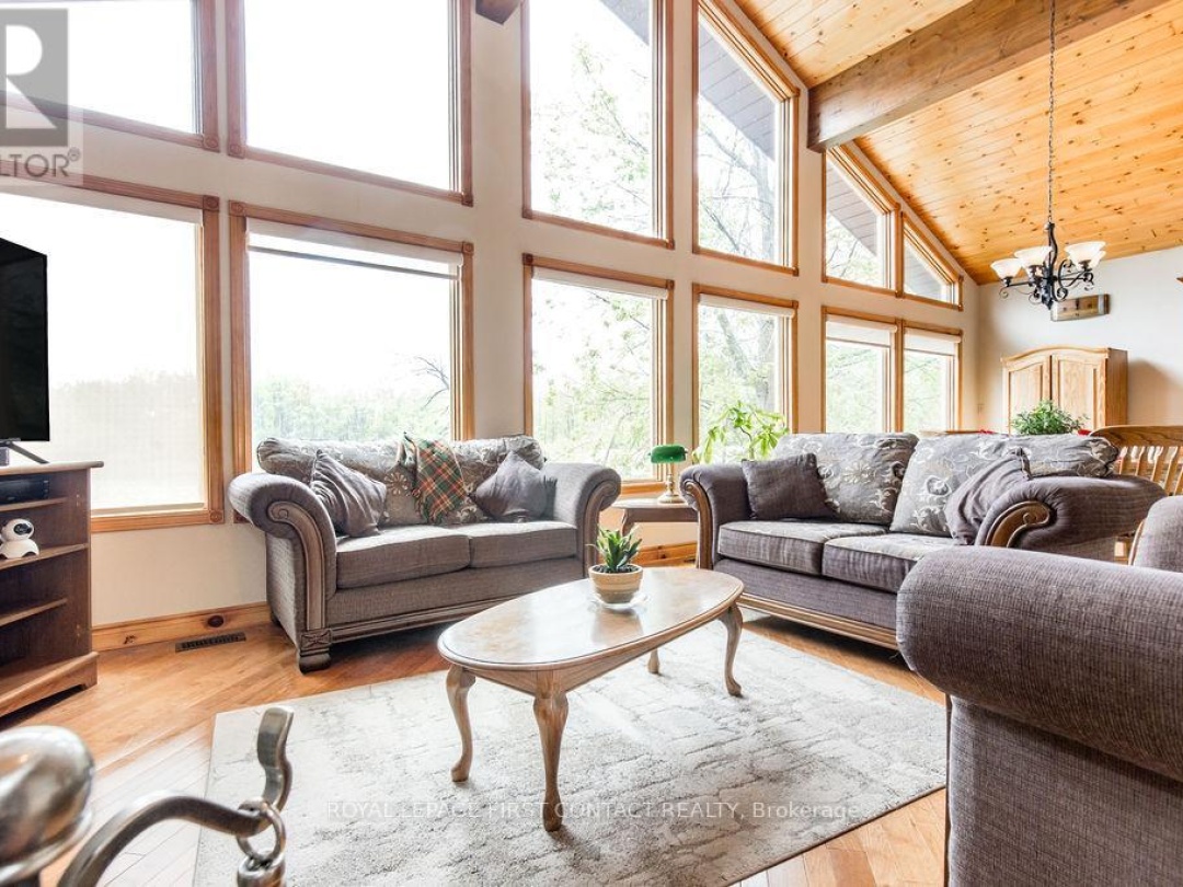4447 ORKNEY BEACH ROAD, Lake Simcoe