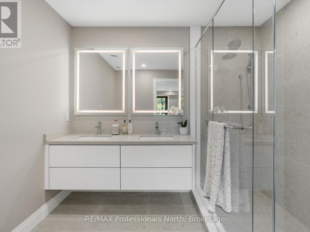 203 - 32 BRUNEL ROAD, 