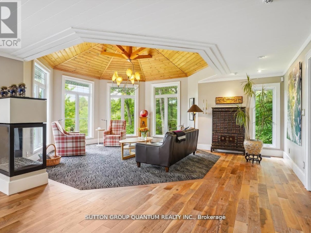 167 Santas Village Road, Muskoka River