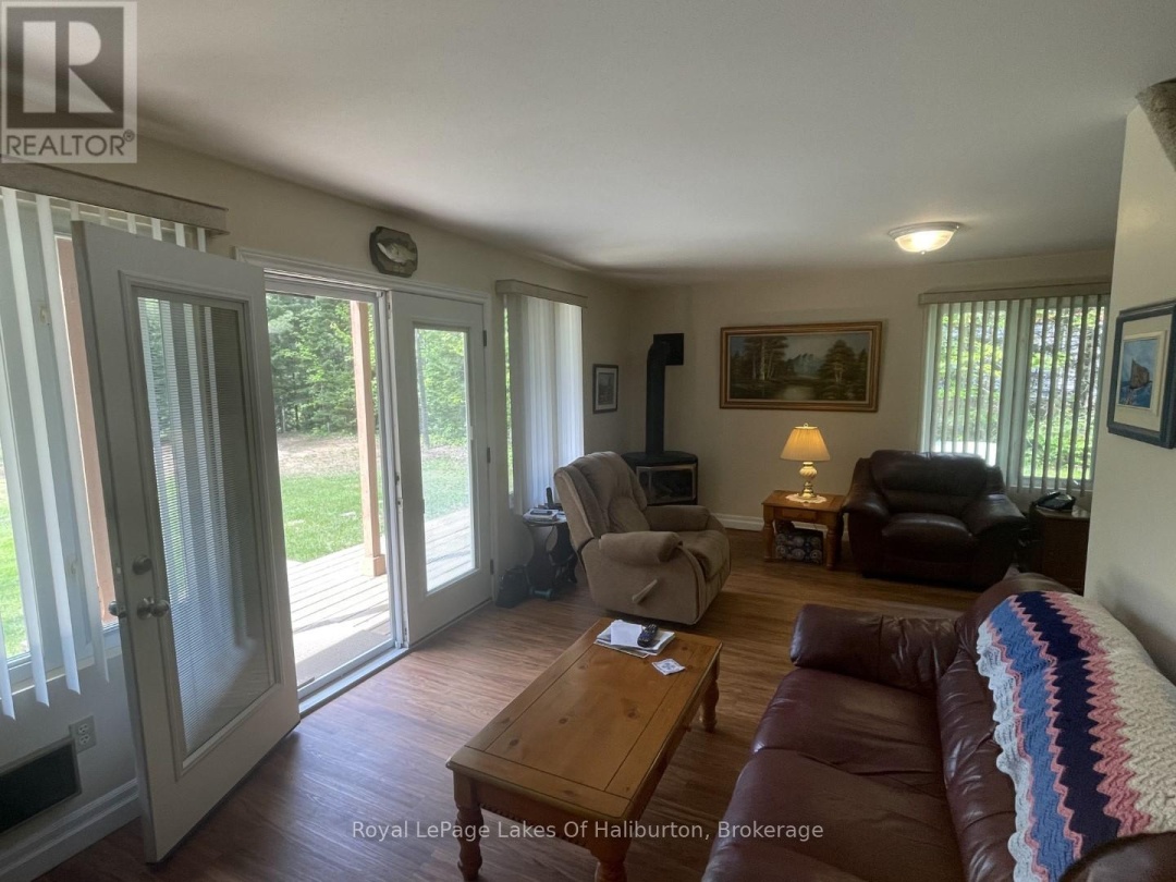 1675 BRAELOCH ROAD, Kennisis Lake