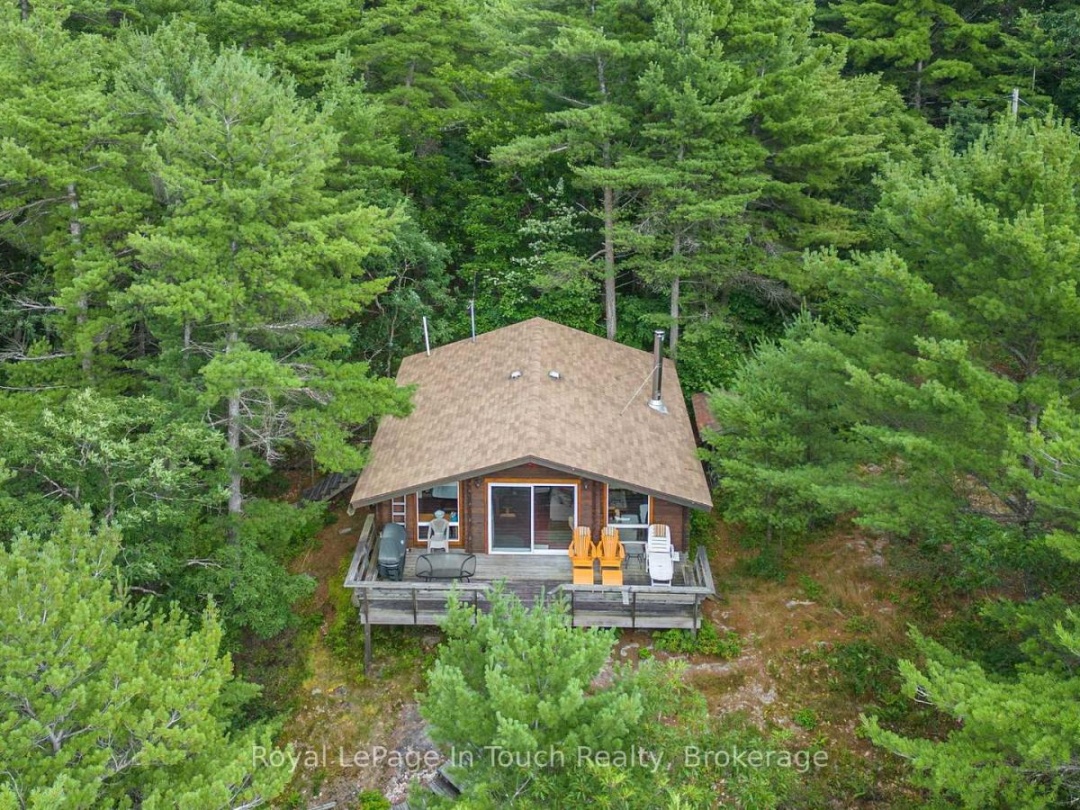 B207 10 Wahsoune Island, Georgian Bay
