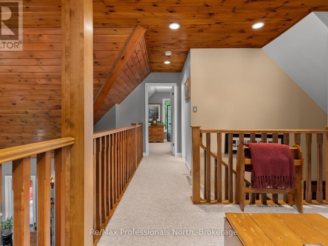 1005 LAIDLAW AVENUE, Severn Lake