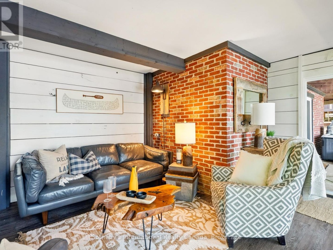 1050 Cobble Rose Lane, Moore Lake