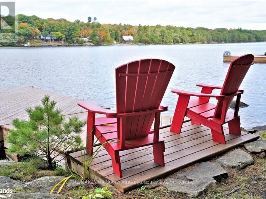 121 Healey, Healey Lake
