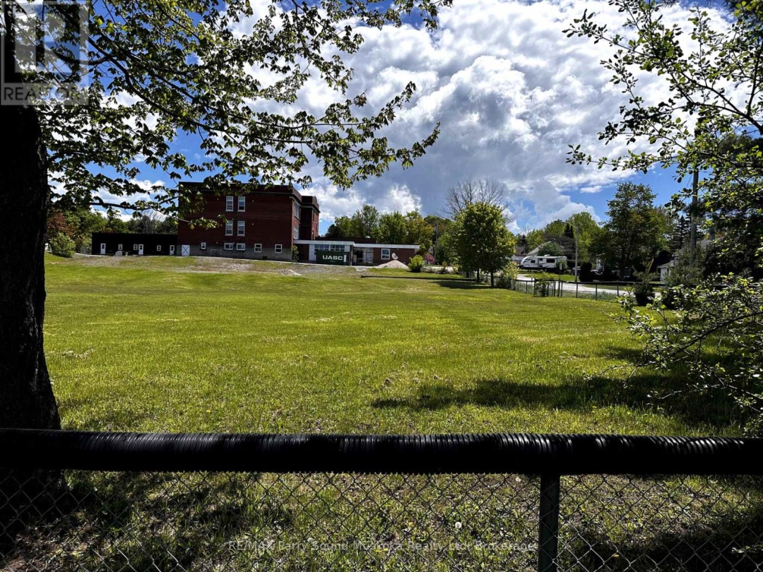 LOT 35- - LOT 35 BEAVER STREET W, 