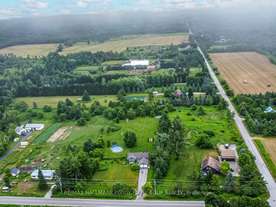 285 WARMINSTER SIDEROAD, 