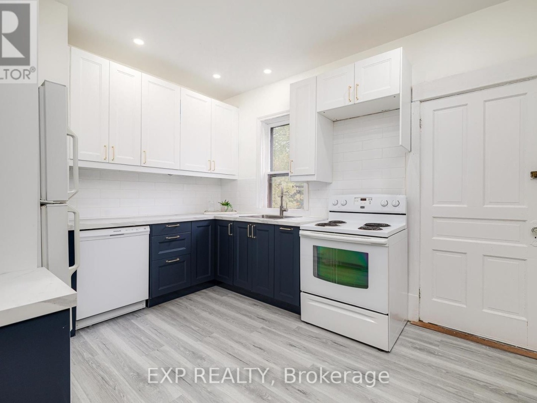 11 FARRER STREET, 