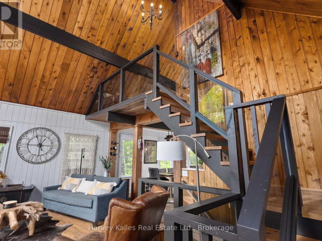 157 Chalet Crescent, Peninsula Lake