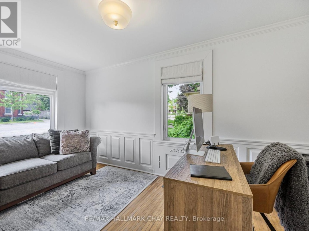 230 MISSISSAGA STREET W, 