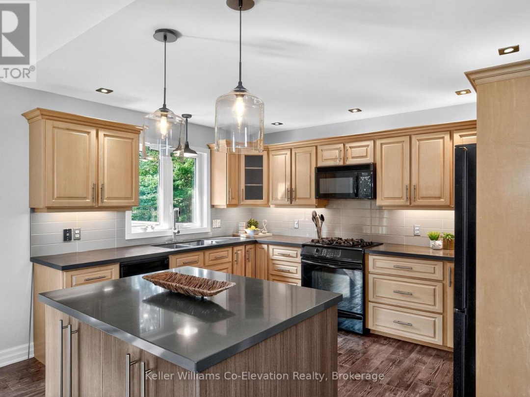 11 BOYD CRESCENT, 