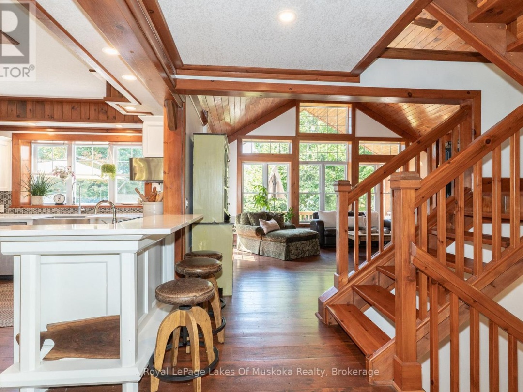 1080 WALKERS GLENN CRESCENT, 