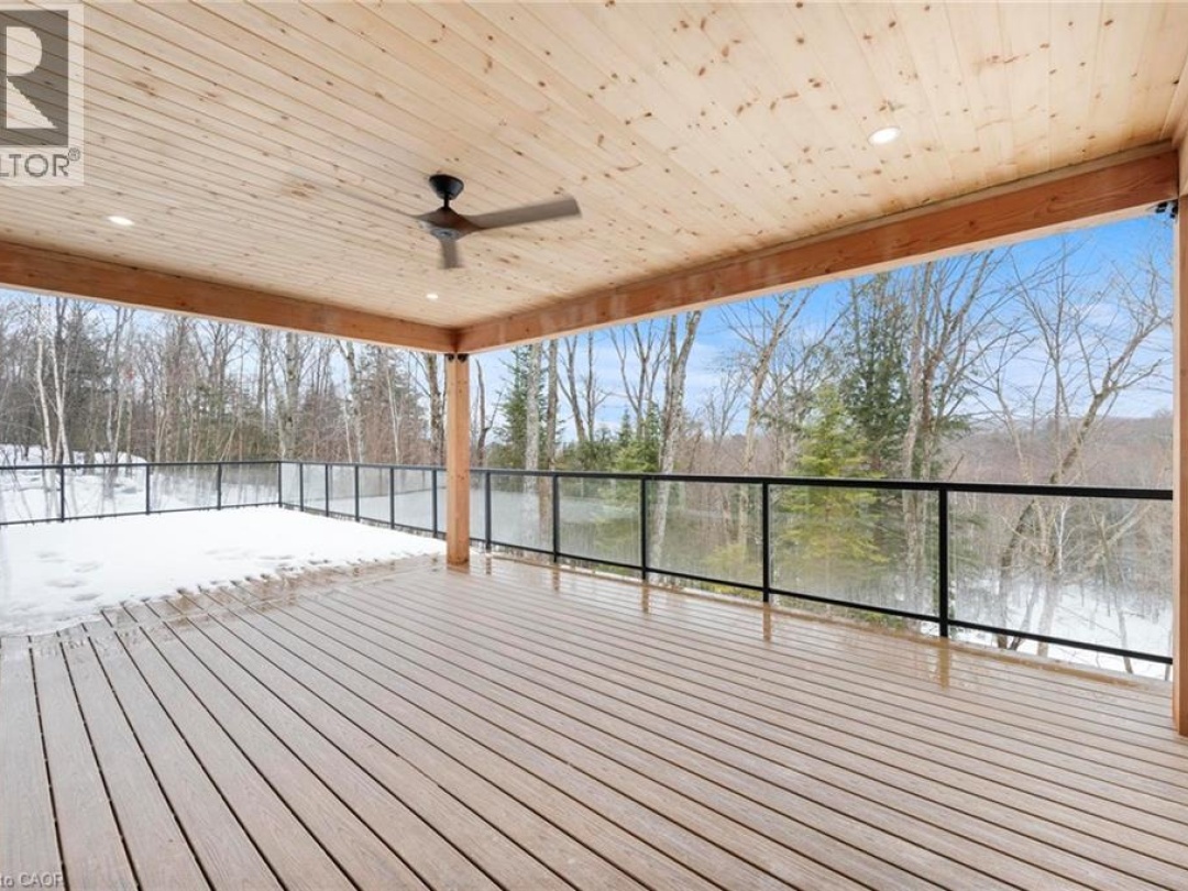 33 GLEN EAGLE Court, 