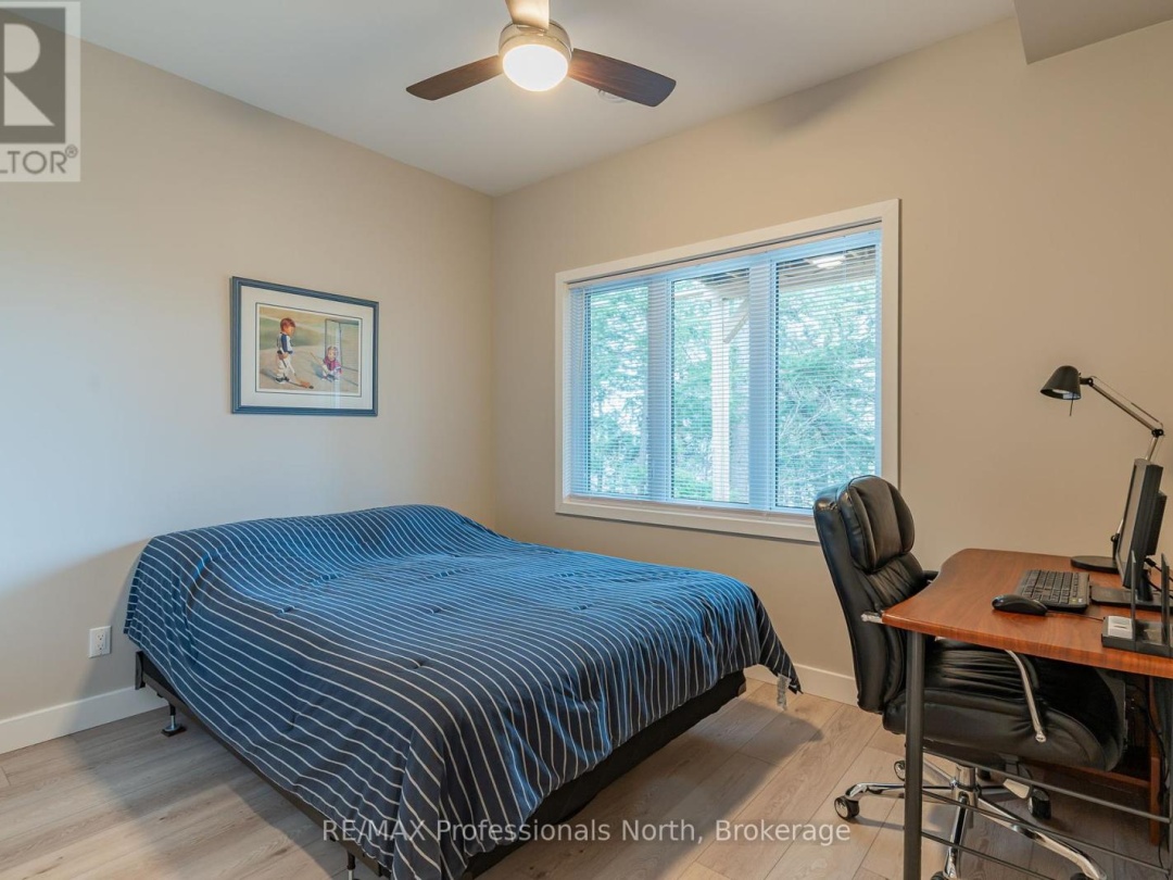 5997 Kennisis Lake Road, Kennisis Lake