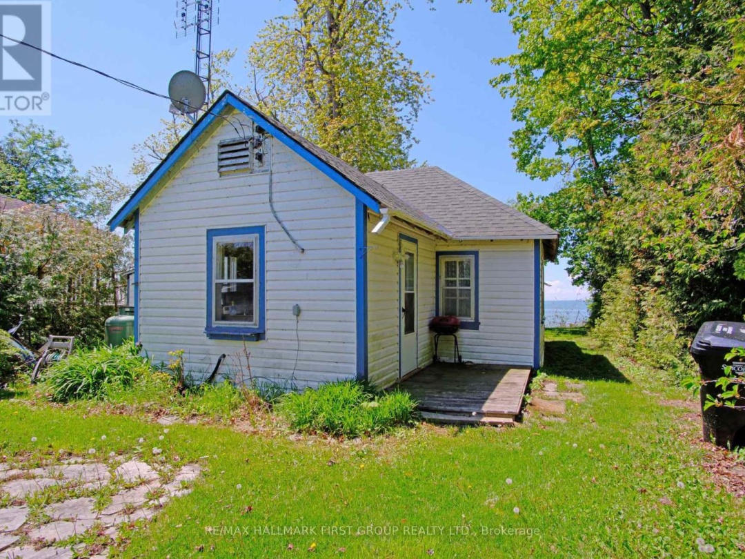 2196 Lakeshore Drive, Lake Simcoe