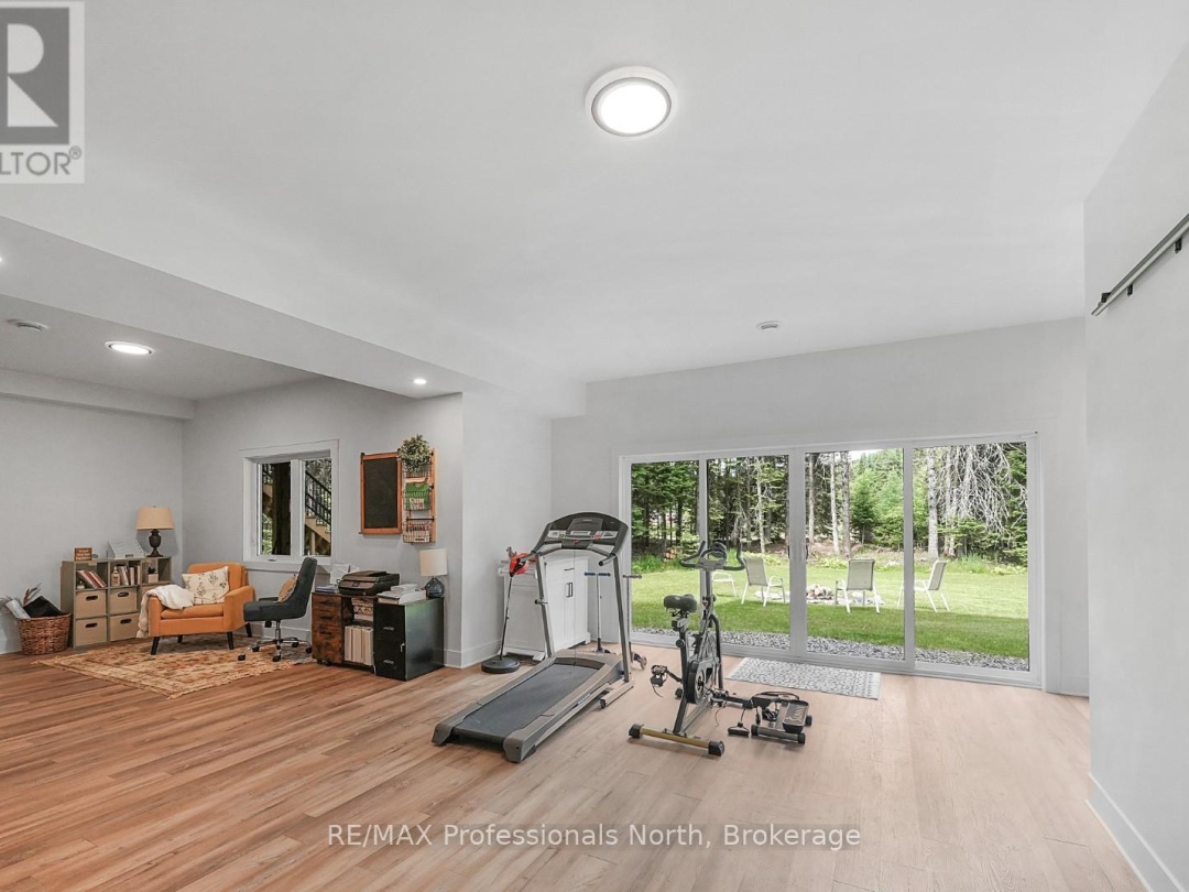 1086 STOTHART CREEK ROAD, 
