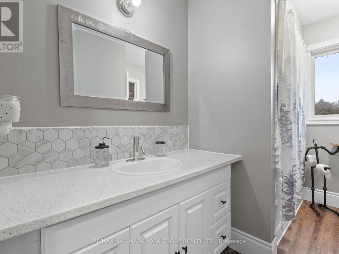 24115 Thorah Park Boulevard, Lake Simcoe