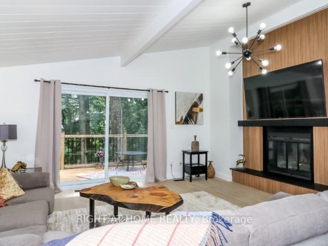 7459 ISLAND CRESCENT, 