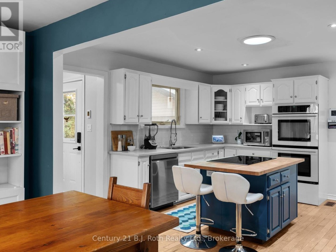 3772 HARRY'S LANE, Lake Simcoe