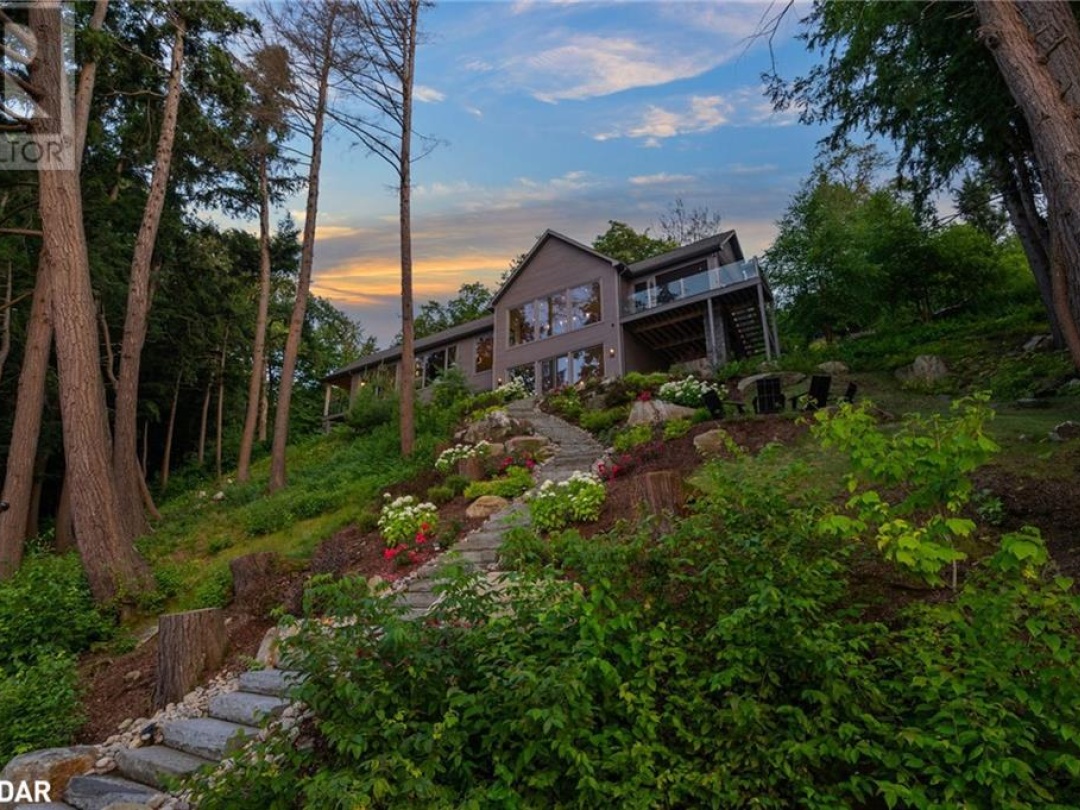 124 CLAREN CRESCENT Crescent, 