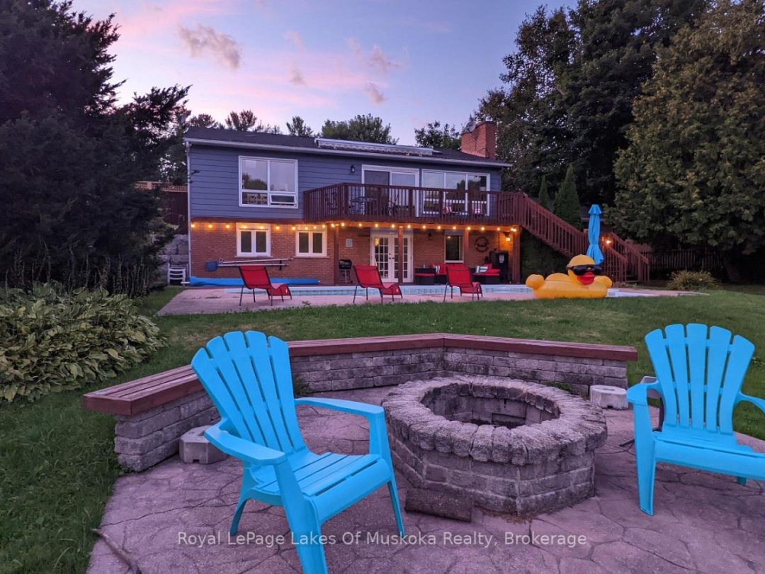 1815 Peninsula Point Road, Severn Lake
