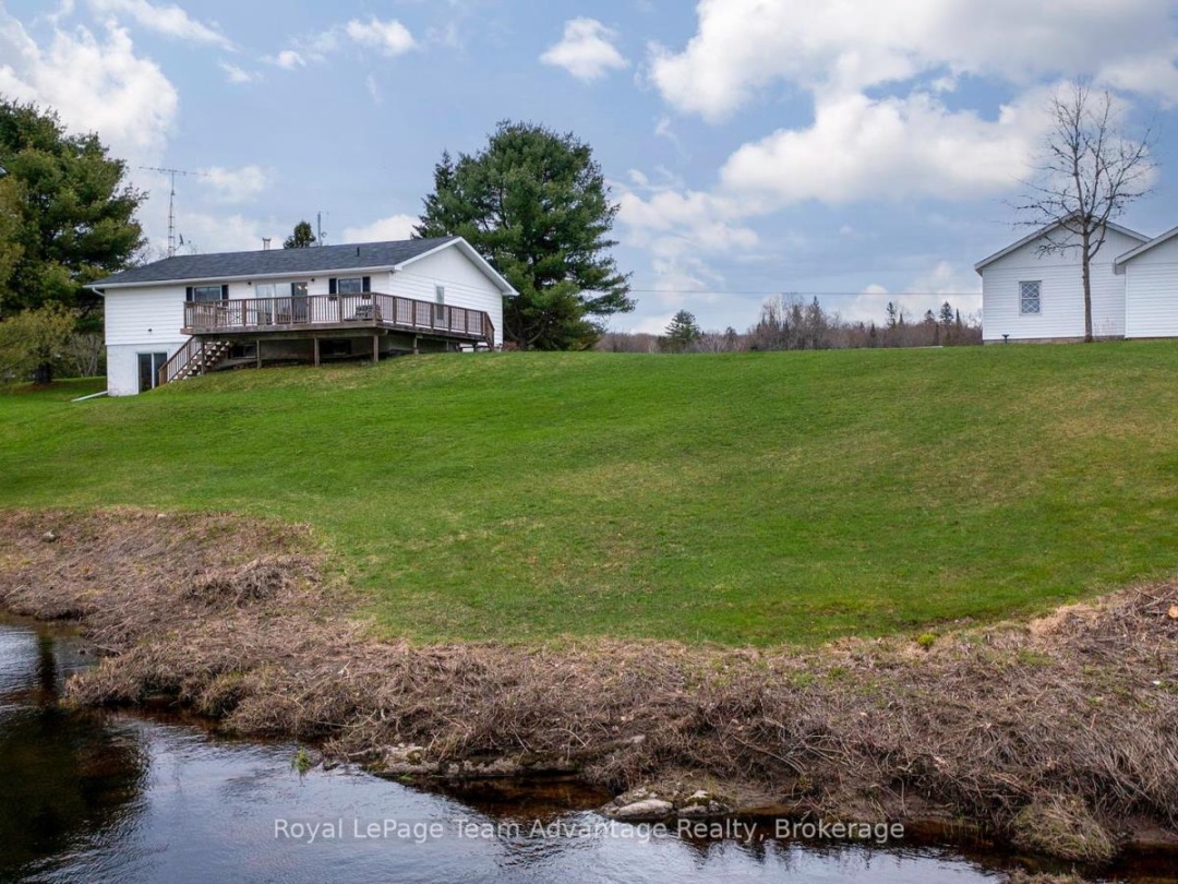 142 Broadbent Road, Manitouwabing Lake