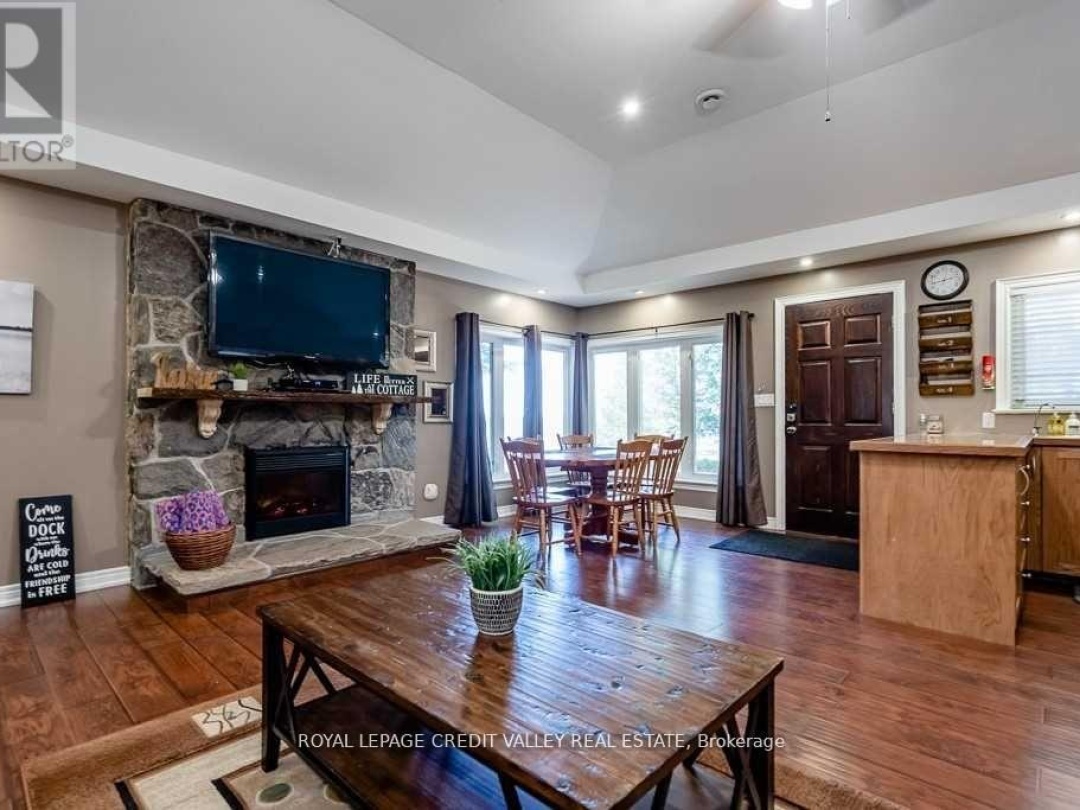 230 Robins Point Road, Georgian Bay