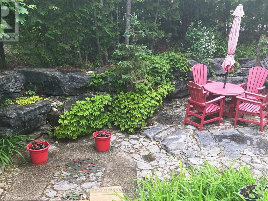 2 Patricia Place, Pigeon Lake
