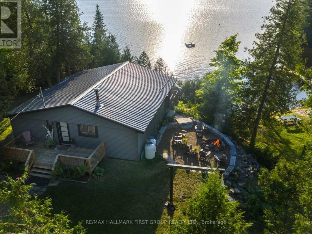 402 STEENBURG LAKE ROAD S, 