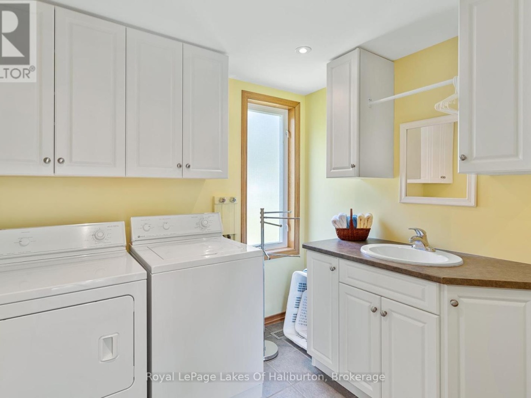 1089 PIONEER ROAD, Gooderham Lake