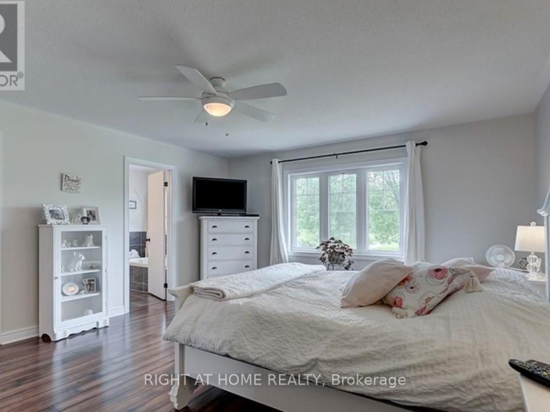 12 Masters Crescent, Georgian Bay