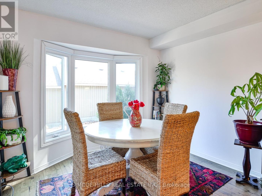 17 - 492 LACLIE STREET, 